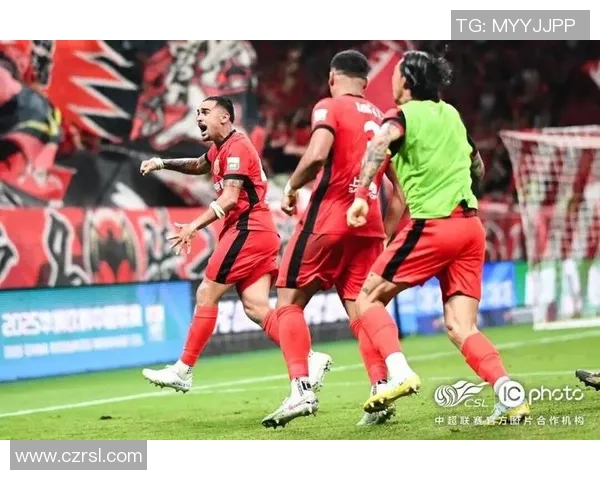 莱万领衔球队新征程挑战赛季巅峰目标展现无与伦比的足球才华与激情